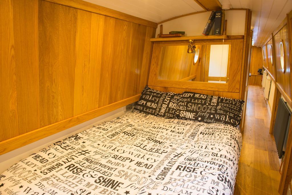 Narrowboat Puzzle Hotel Ely Ngoại thất bức ảnh