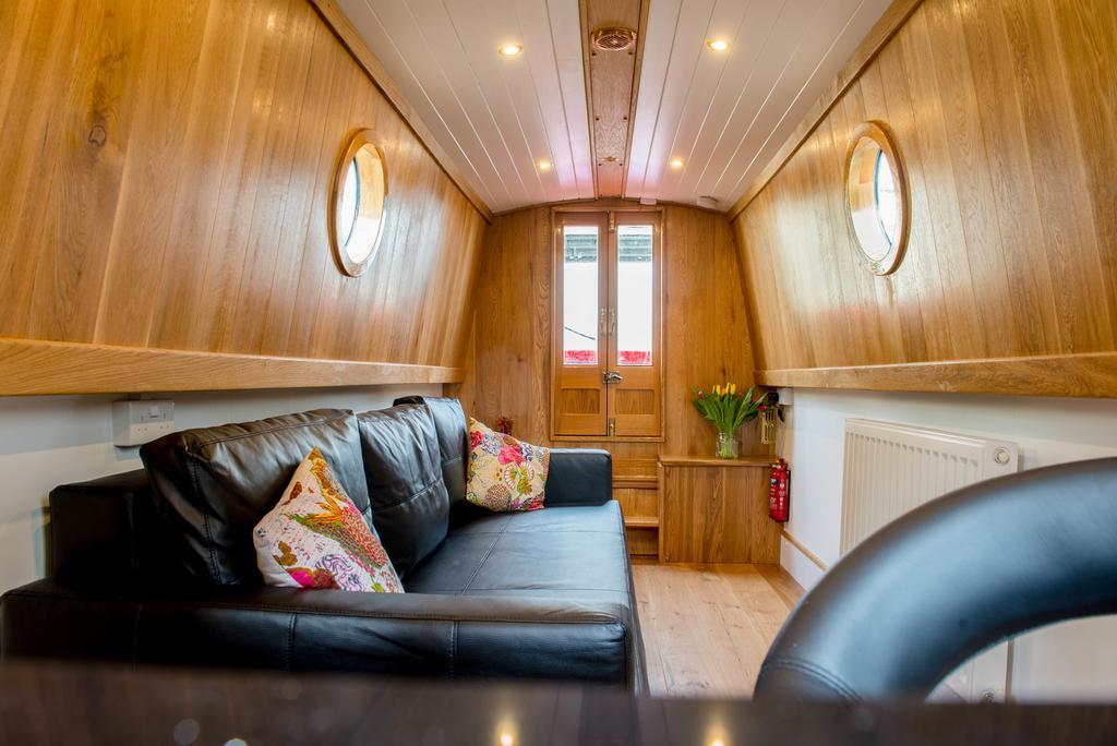 Narrowboat Puzzle Hotel Ely Ngoại thất bức ảnh